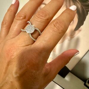 Bella Luce cubic zirconia womens ring size 7 sterling silver